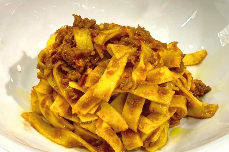 tagliatelle ragu